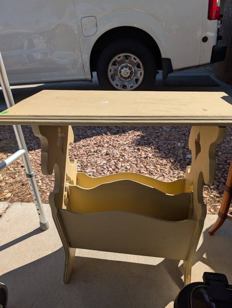 End Table With Magazine Storage 