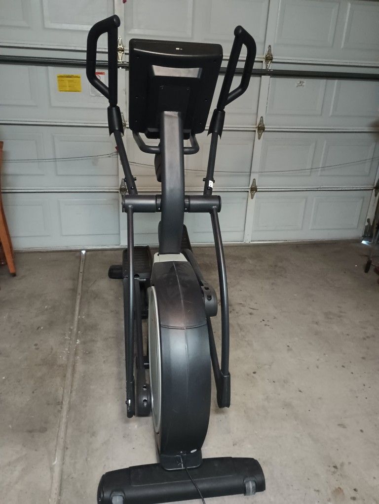 Nordictrack 20 Inch Stride Elite 12.7 Elliptical Trainer