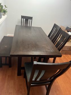 City Furniture Dining set for 6 people