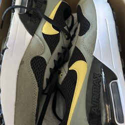 Boys, Nike shoes, size 6 youth