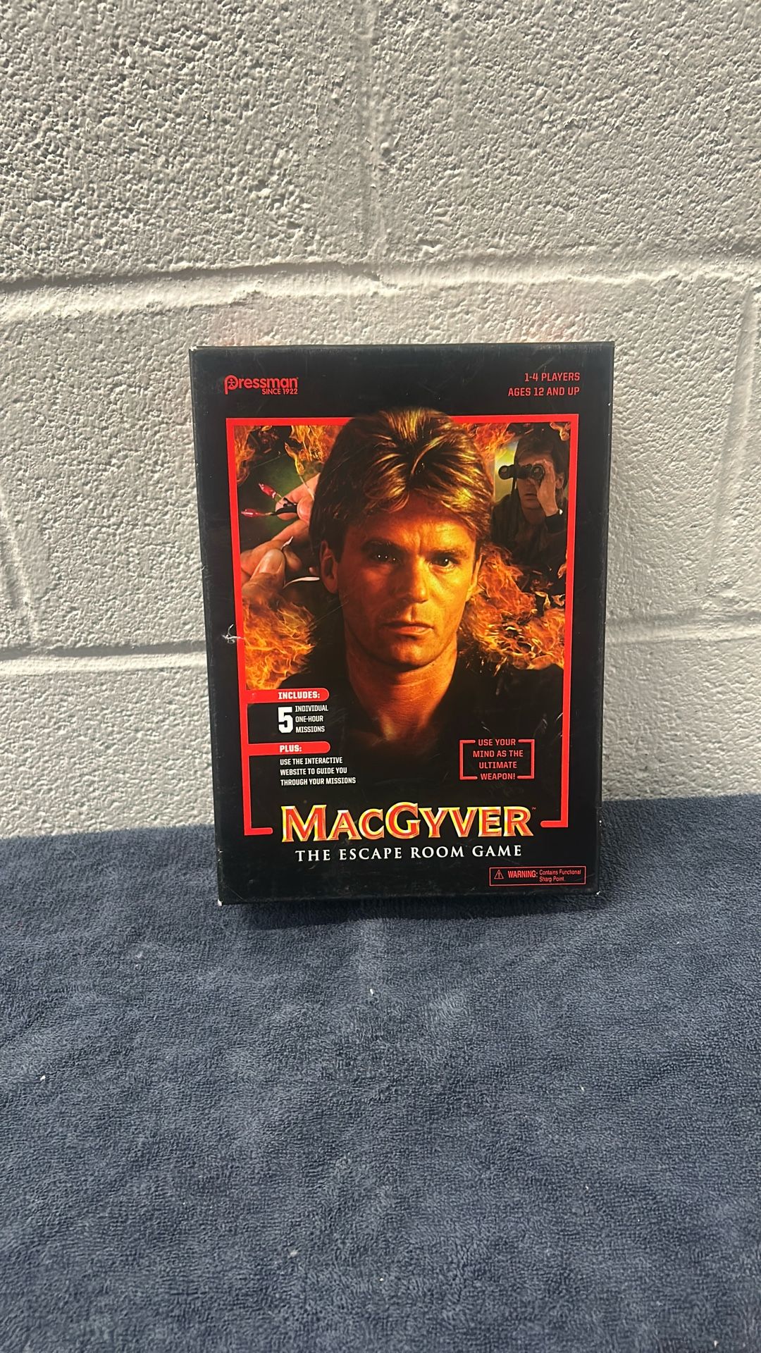 NEW MacGyver: The Escape Room Game (Pressman