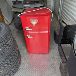 Frigidaire Mini Fridge