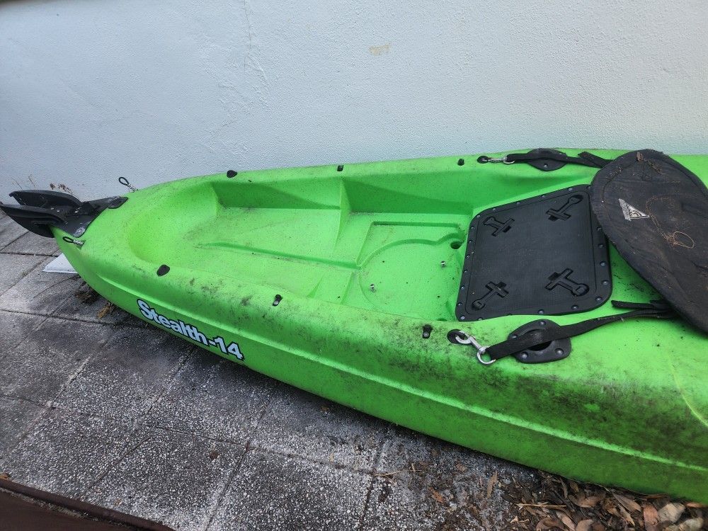 Kayak - Stealth 14... 450 OBO