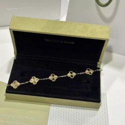 Vancleef Bracelet  Gold 
