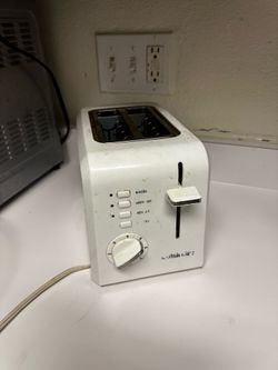 Moving out sale  toaster 10$