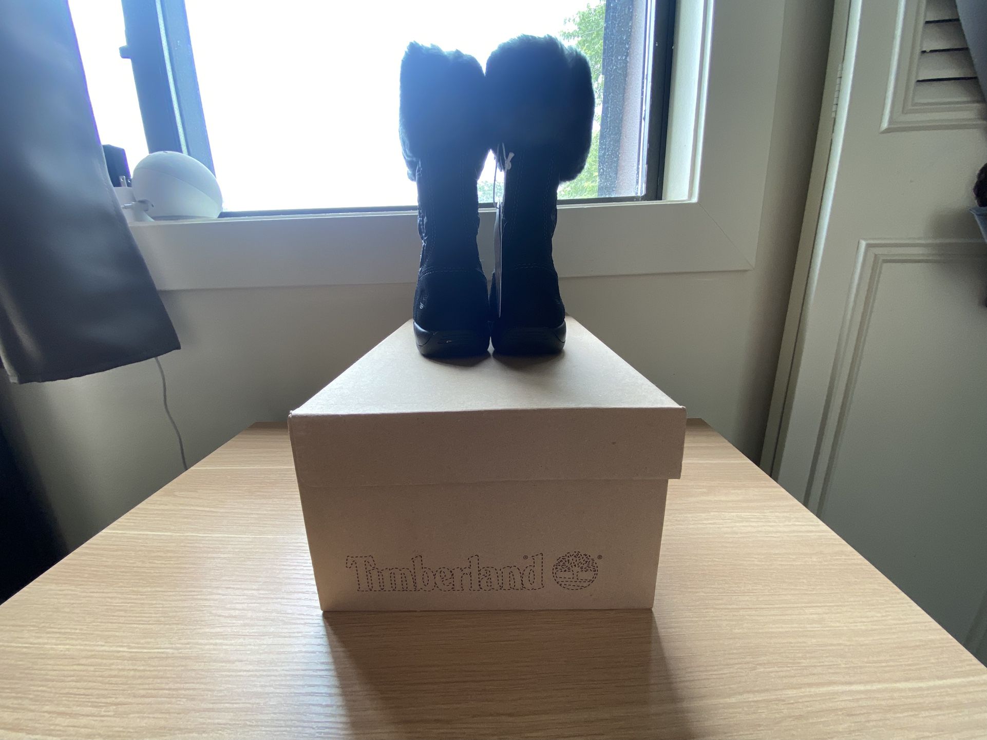 Brand new size 8 Timberland kid shoe