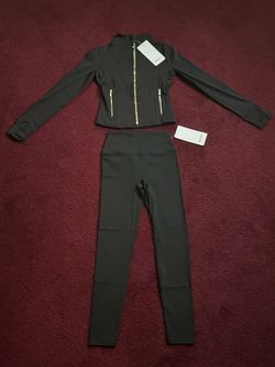 Cropped Black & Gold Lululemon Set