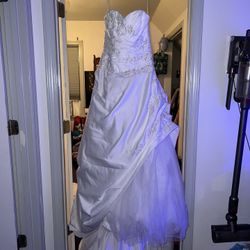 David’s Bridal Wedding Dress, Size 4