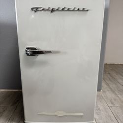 Frigidaire Retro Compact Fridge with Freezer