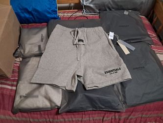 Grey essential shorts