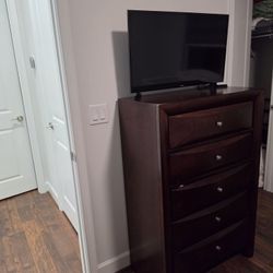Bedroom Queen 