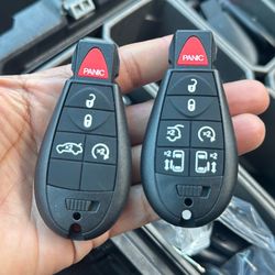 Keys And Remotes Made Cut And Programmed On Site Immo Issues Transponder Chip Llaves Y Controles Dodge Jeep Chrysler 