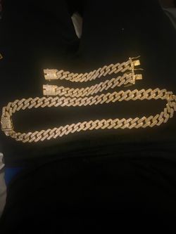 Cuban link chain with 2 Cuban bracelets