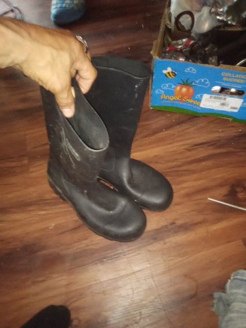 Size 9 Dunlop Rubber Boots