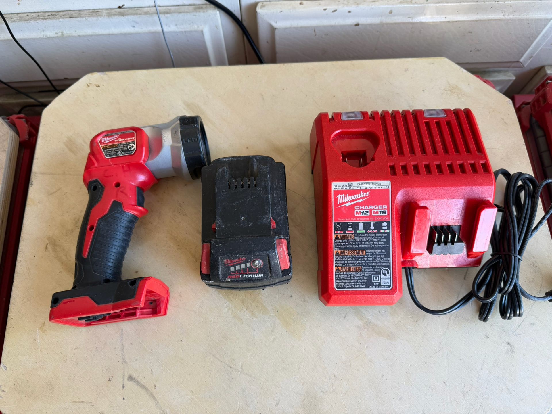 Milwaukee flash light with Battery and Charger