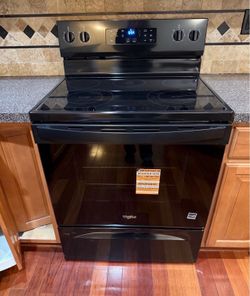 Black Whirlpool Electric Stove / Range – Excellent Condition