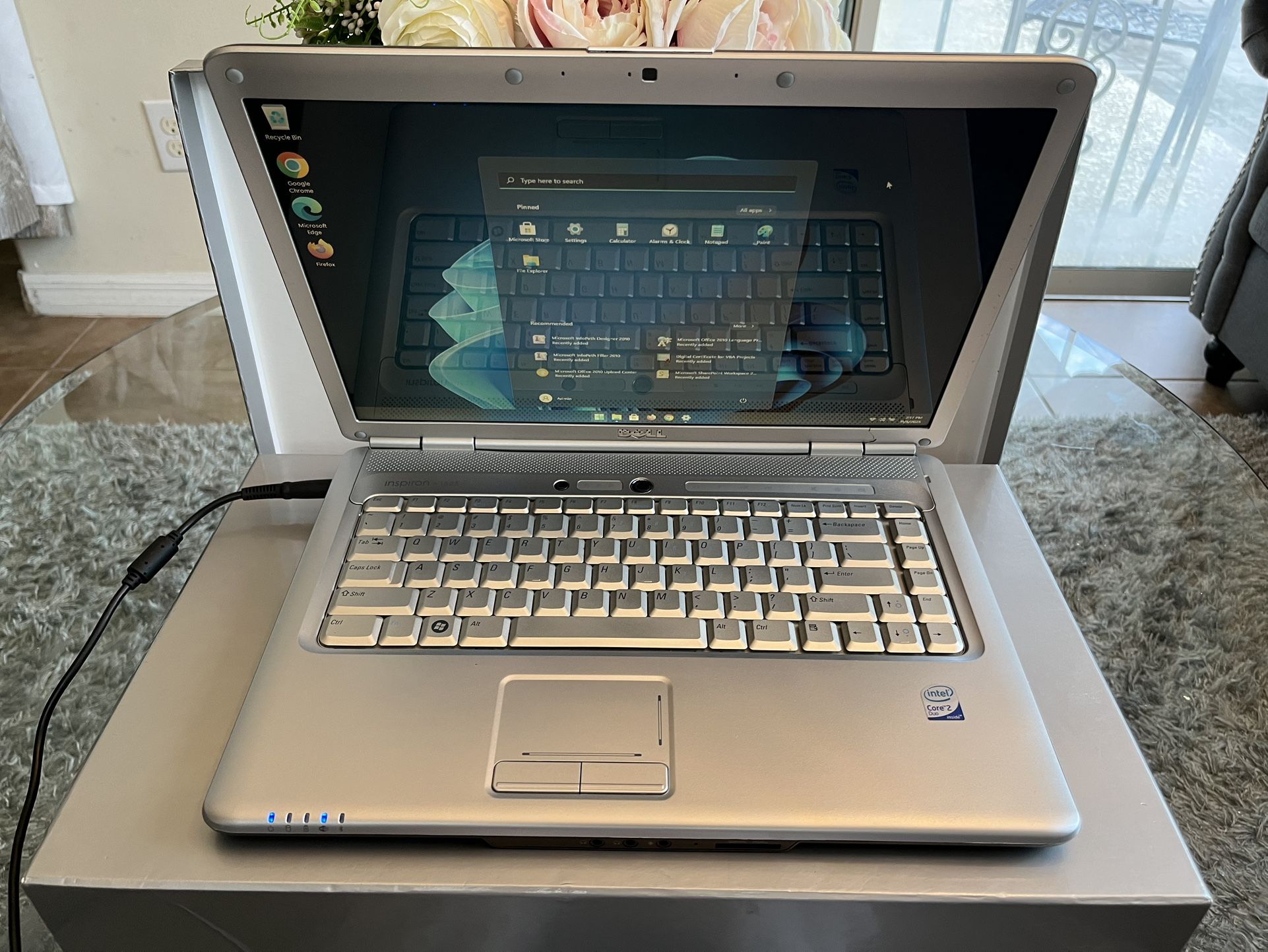 Dell Inspiron 1525 Laptop Notebook 15.6” Intel C2D 3GB 320GB HDD Windows 11 w/ Charger - $45