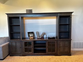 Entertainment Center / Cabinets / Bookshelf – Excellent Condition