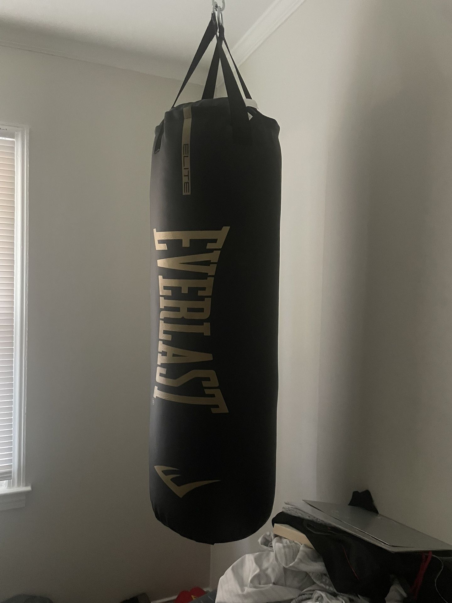 100lb punching bag