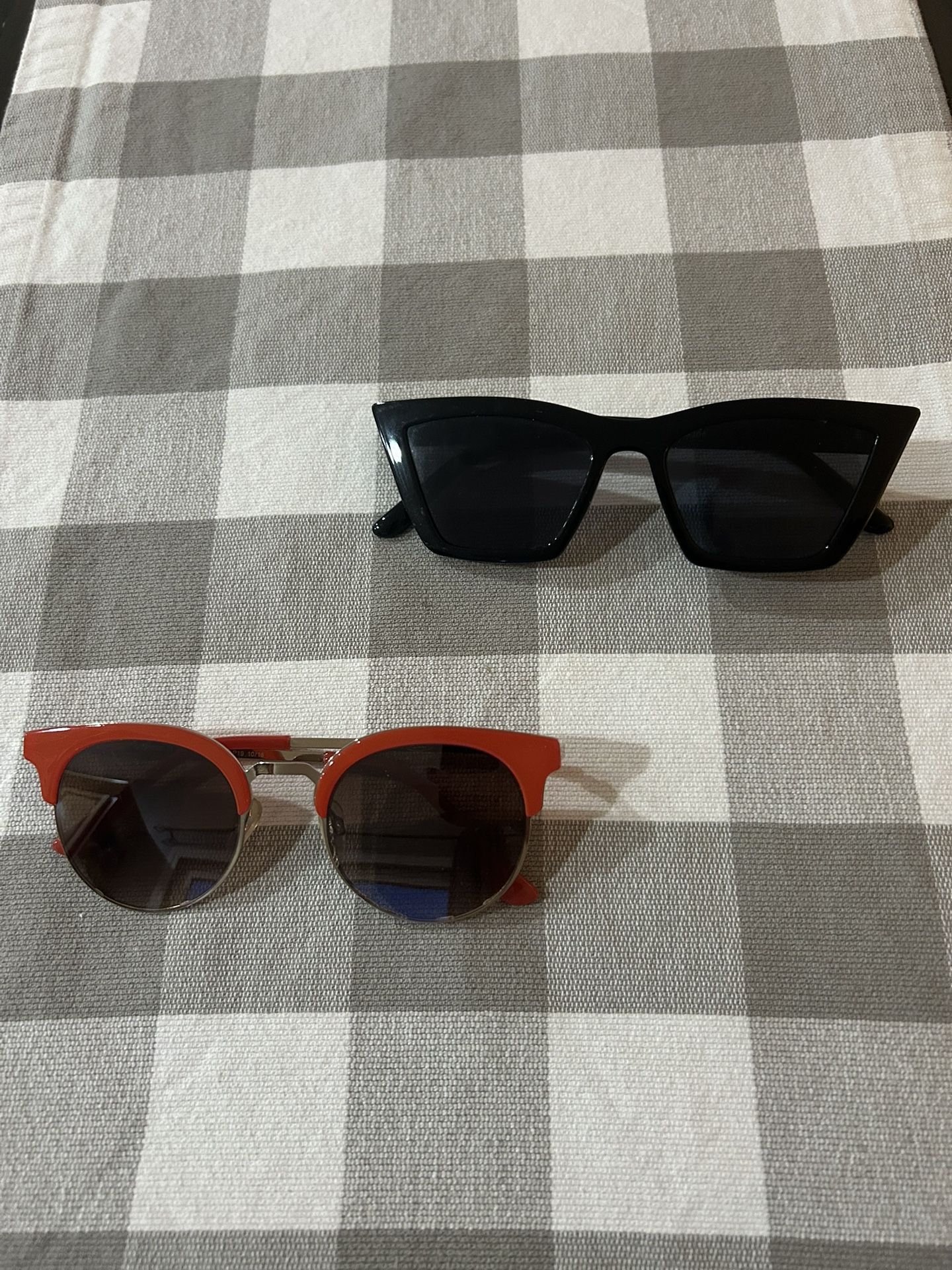 Sunglasses (some scratches)