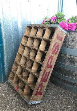 Vintage Pepsi bottle crates (4)