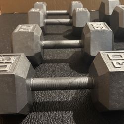 Set of Hex Cast Iron Dumbbells ( heavy) 40#, 35#, 30# and 25 #   In total: 260 pounds.