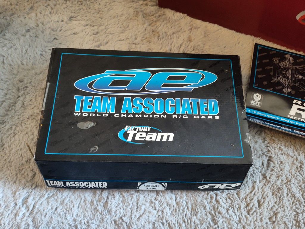 Associated Rc12 R6 Rc Car