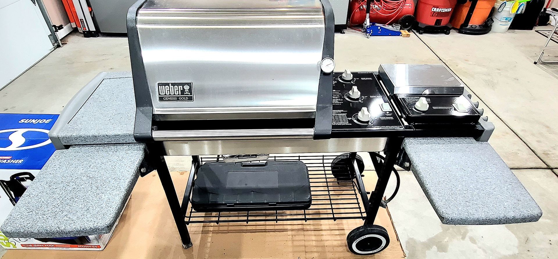 Weber Genesis Gold Gas Grill for Sale in Chicago, IL OfferUp