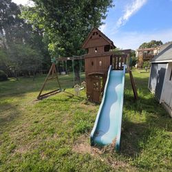 Kids Wood Swingset