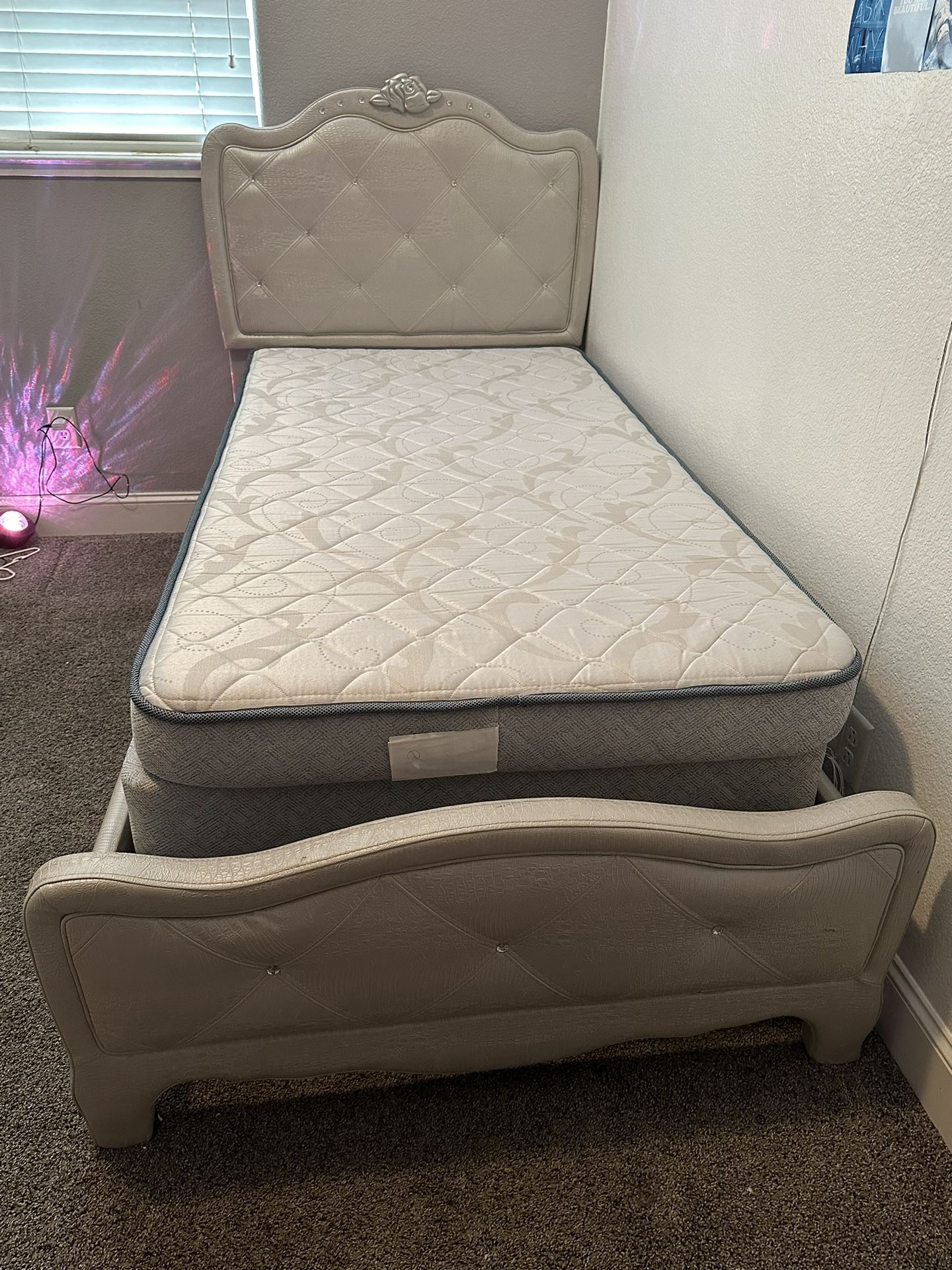Girls Twin Bed Set