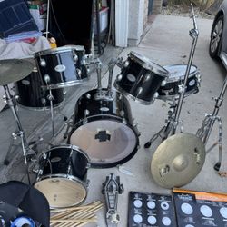 Pearl Drum Set