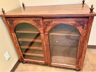 Solid Wood Display Cabinet / Media Cabinet – Beautiful Craftsmanship