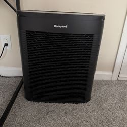 Honeywell Air Purifier – Like New, $300 Value!