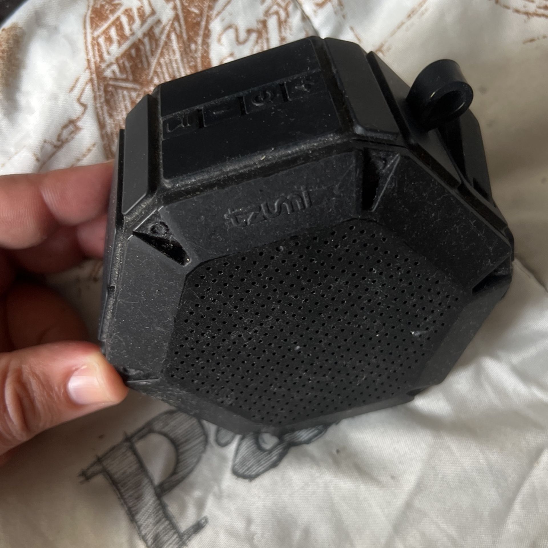 Fierce Floating Bluetooth Speaker Water Proof USED