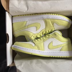 Jordan 1 Low Limelight