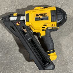 DeWalt 20V Metal Connecting Nailer