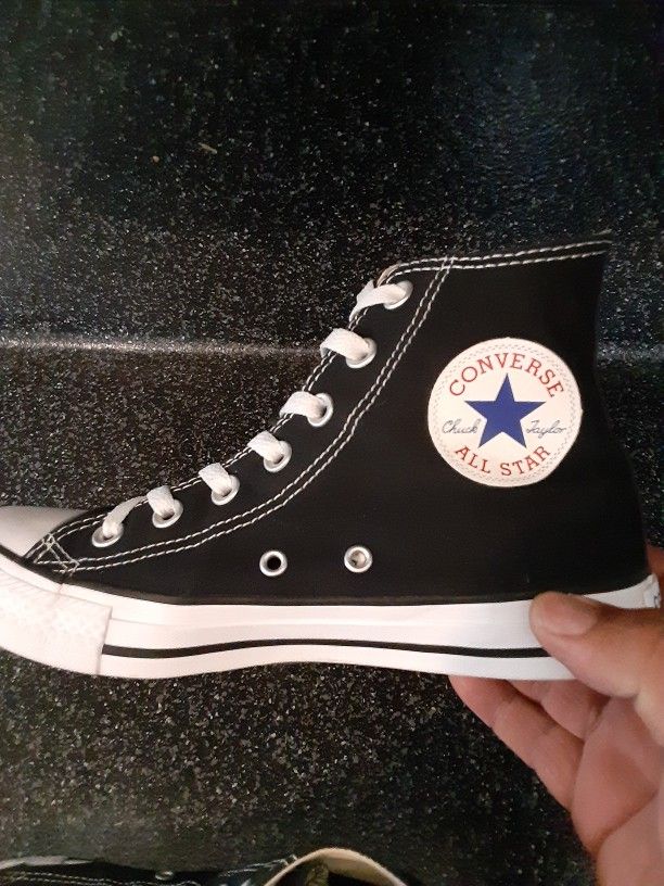Converse womens 7 Like new