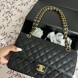 Medium Classic Chanel Bag double Flap for Sale in Los Angeles, CA - OfferUp