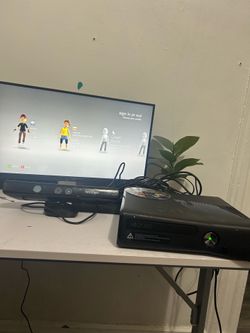 Xbox 360 Slim Console Bundle – Tested & Working – Includes Kinect