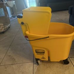 New heavy duty yellow mop bucket