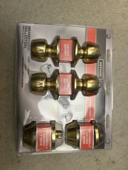 Door Knobs And Deadbolt