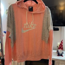 Women’s Nike Long Sleeve Top