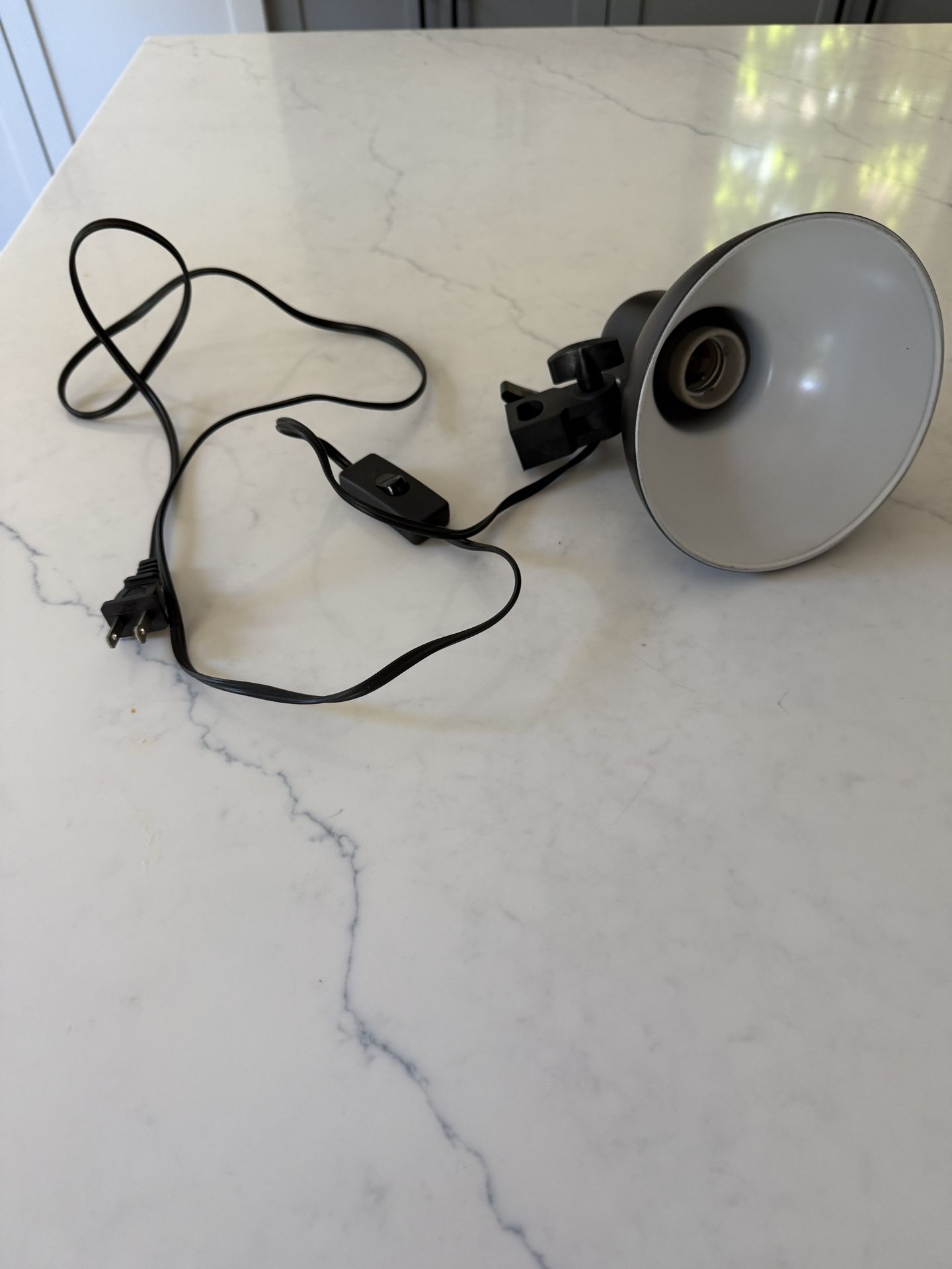 Studio clip on light