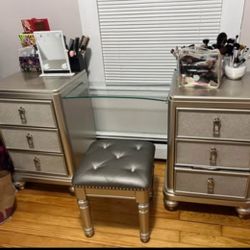 Silver Diva Vanity 