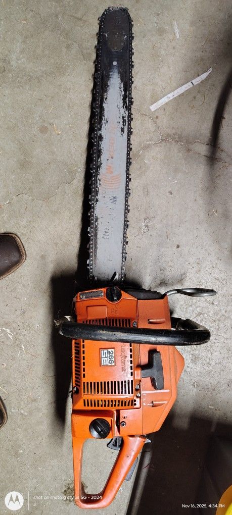 Husqvarna 266se chainsaw for repair or parts 
