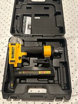 Dewalt Crown Stapler