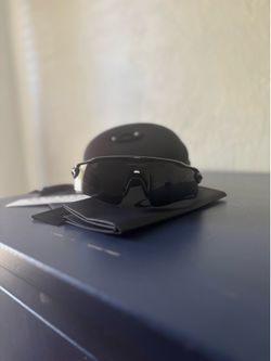 Oakley Radar EV Path Sunglasses – Like New w/ Case