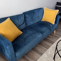 Used, like new, in a pet-free, smoke-free house; I have to sell it because I'm moving.