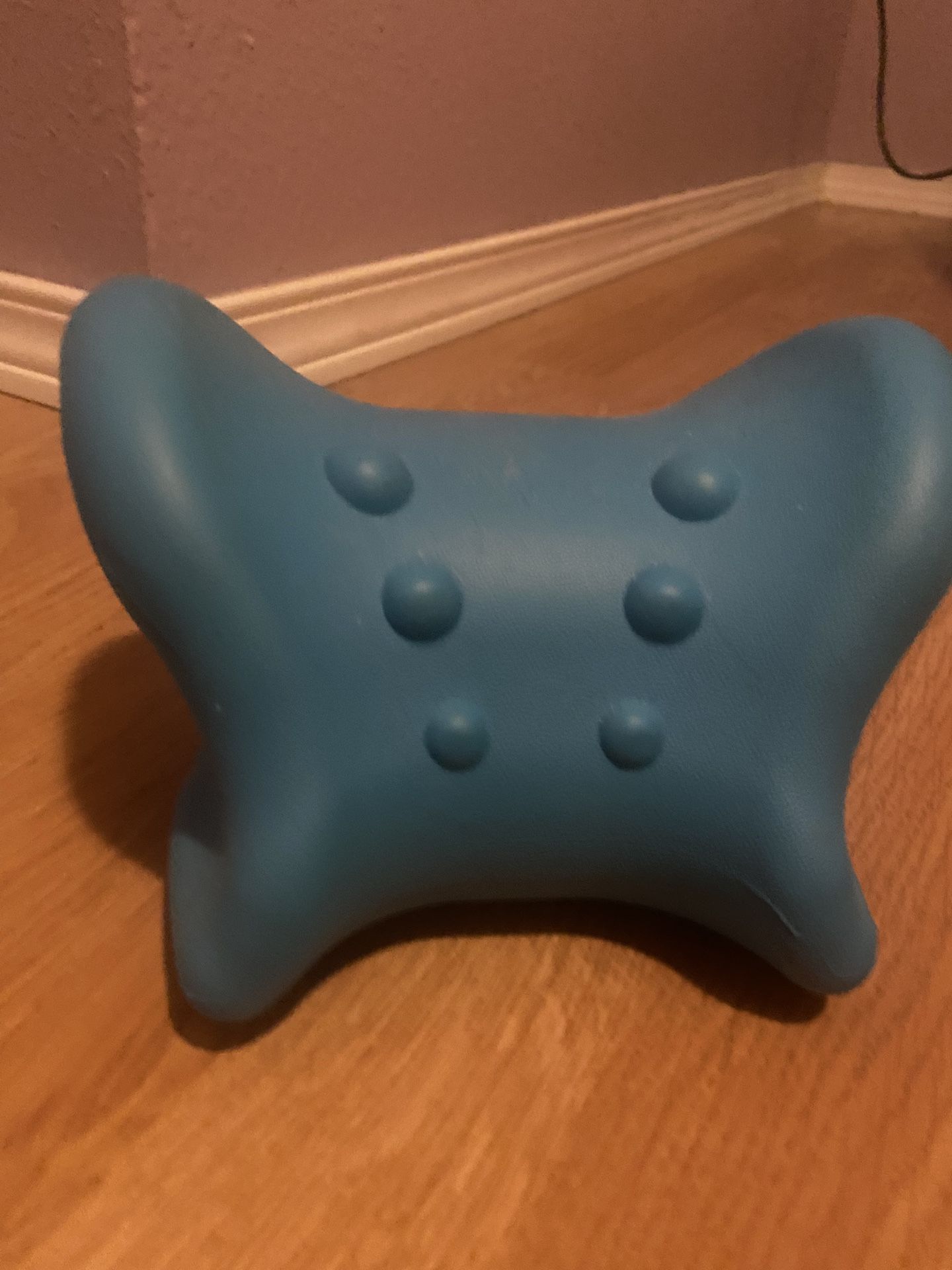 Restcloud Cervical Neck Traction Pillow – Great Condition
