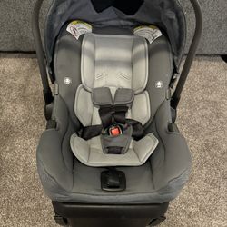 NUNA INFANT CAR SEAT W/ BASE